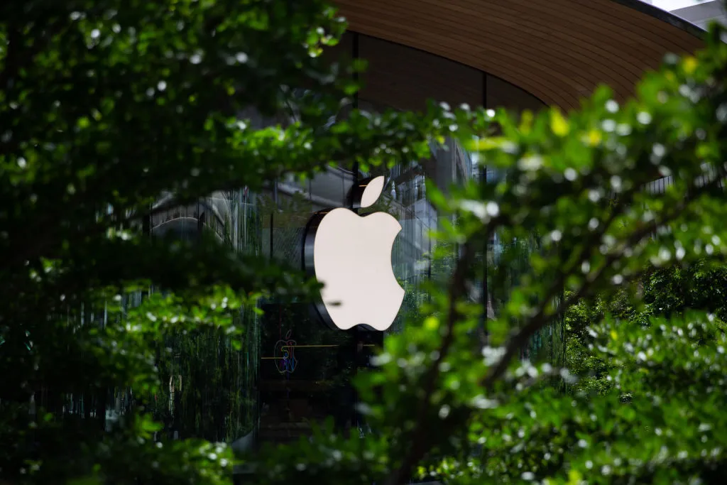 Why Ron Johnson Trusts People Over Digital Hype in Apple Retail