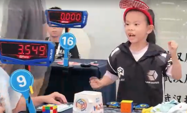 Six year old girl breaks Rubik's Cube speed record, Chinese media report