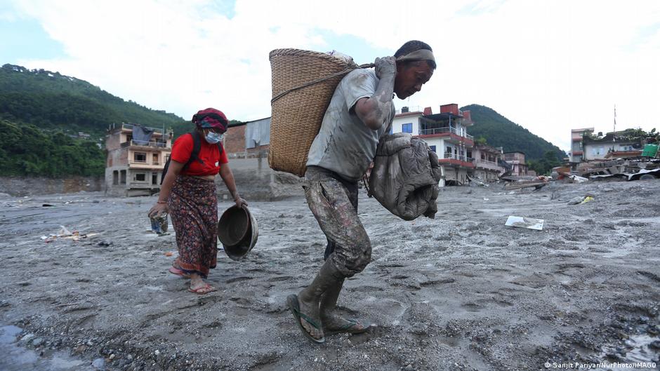 Death Toll Surpasses 1,000 in Nepal Floods as Rescue Efforts Intensify