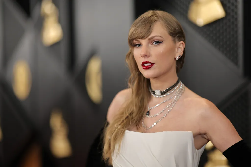 Taylor Swift Teases New Single "Patient Zero" Ahead of MTV VMA Honors