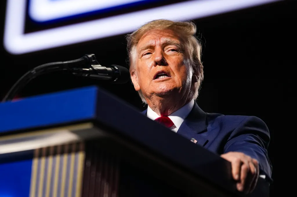 Trump Says White House Ban on CNN and MSNBC Is Legal