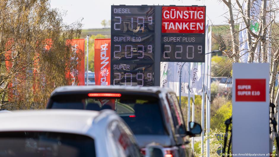 Germany Calls for End to Once a Day Gas Price Increases