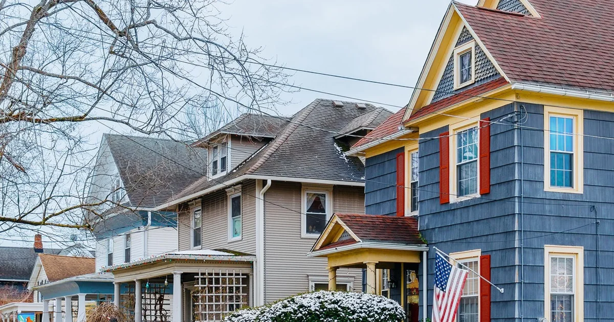 Mortgage rates top 7 percent as inflation and Iran conflict weigh