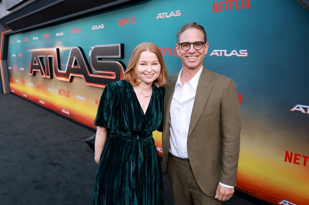 Berlanti, Schechter Produce True Crime Dramedy “Hang the Decorators” for Amazon MGM