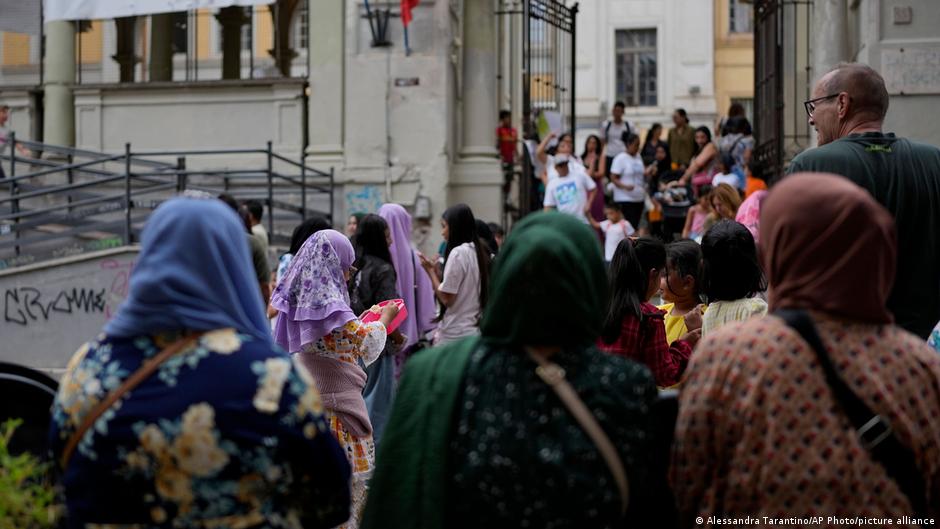 Italy bans burqa in schools and limits non Italian speaking pupils