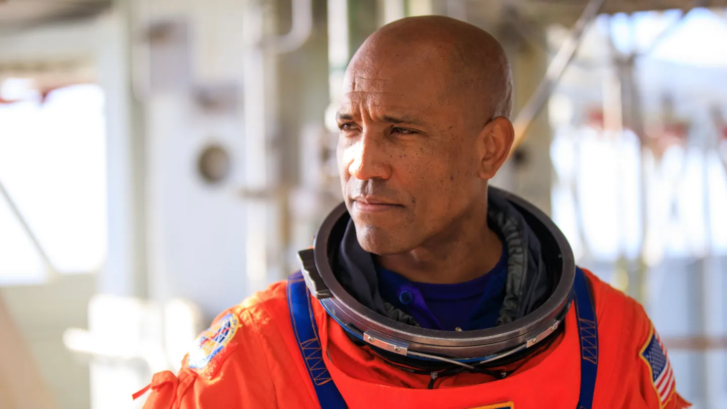 Victor Glover Signs With CAA After Artemis II Flight