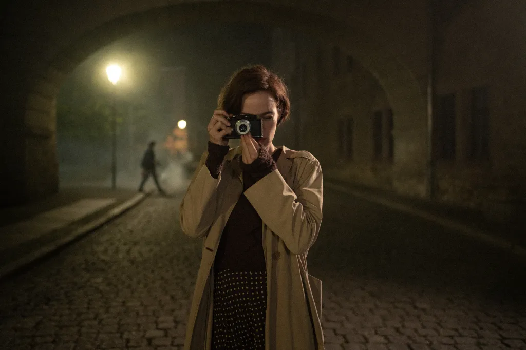 The Girl With The Leica Review: Love and War in Alina Marazzi's Bold Biopic